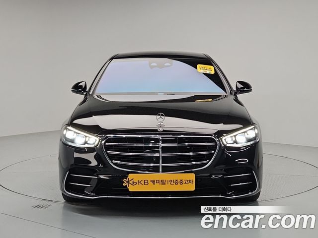 Mercedes-Benz S-Class 2023 — photo 1
