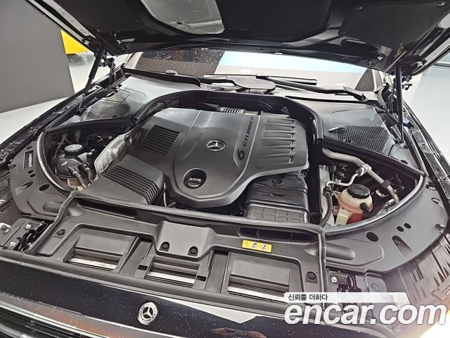 Mercedes-Benz S-Class 2023 — photo 6