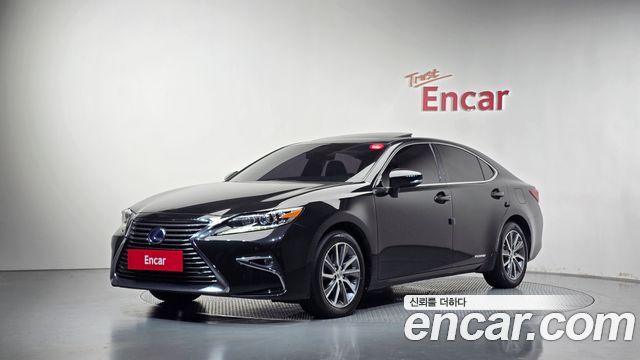 Lexus ES 2017 — photo 1