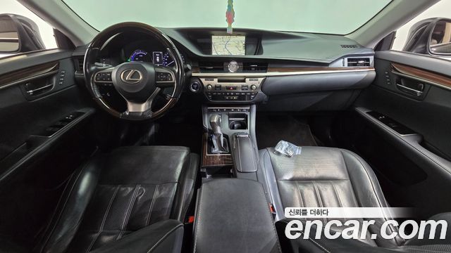 Lexus ES 2017 — photo 7