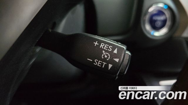 Lexus ES 2017 — photo 15