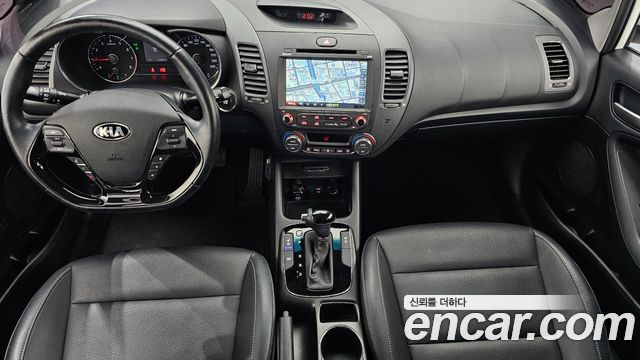Kia K3 2016 — photo 10