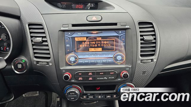 Kia K3 2016 — photo 20