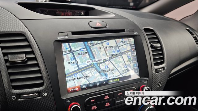 Kia K3 2016 — photo 22