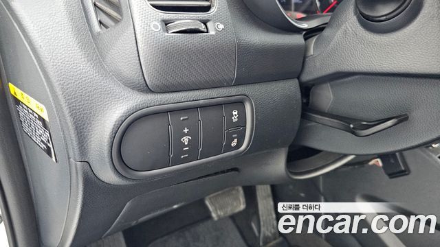 Kia K3 2016 — photo 23