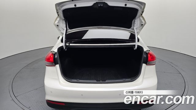 Kia K3 2016 — photo 26