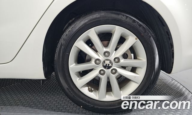 Kia K3 2016 — photo 7