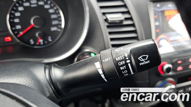 Kia K3 2016 — photo 28