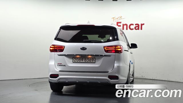 Kia Canival 2019 — photo 4