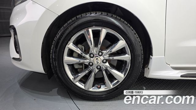 Kia Canival 2019 — photo 5