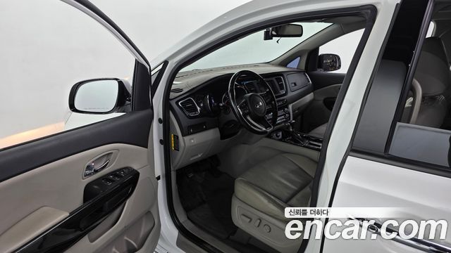 Kia Canival 2019 — photo 10