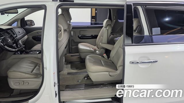 Kia Canival 2019 — photo 11