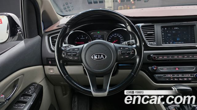 Kia Canival 2019 — photo 13