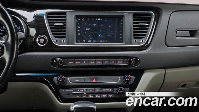 Kia Canival 2019 — photo 16