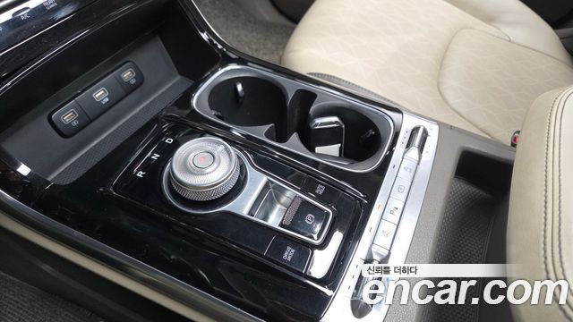 Kia Canival 2021 — photo 9