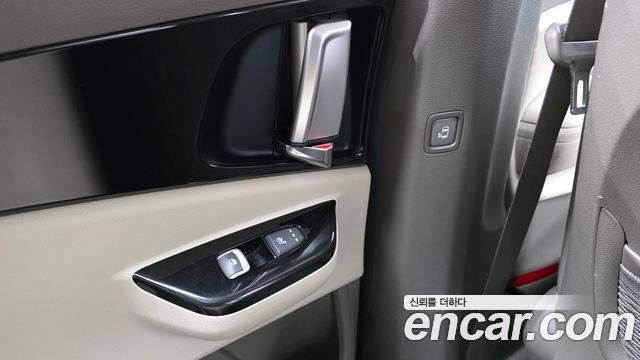 Kia Canival 2021 — photo 19