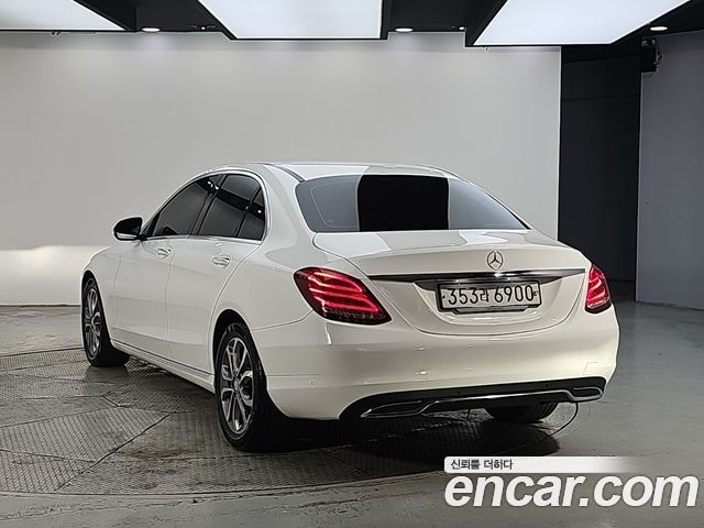 Mercedes-Benz C-Class 2017 — photo 3