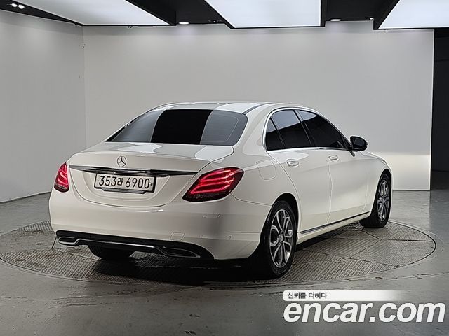 Mercedes-Benz C-Class 2017 — photo 4