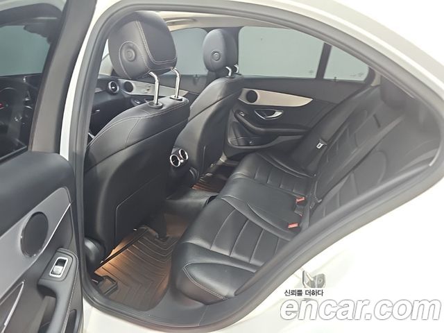 Mercedes-Benz C-Class 2017 — photo 12