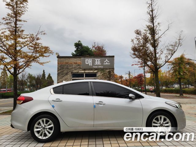 Kia K3 2016 — photo 8