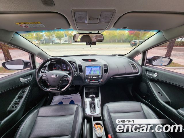 Kia K3 2016 — photo 9