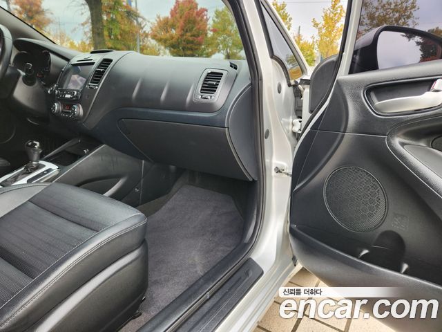 Kia K3 2016 — photo 11
