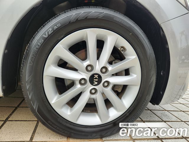 Kia K3 2016 — photo 20