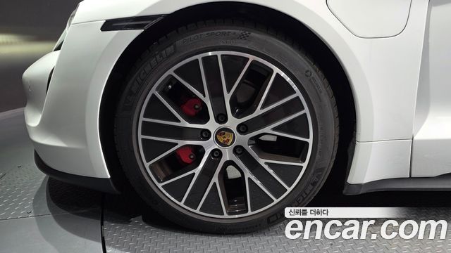 Porsche Taycan 2022 — photo 5