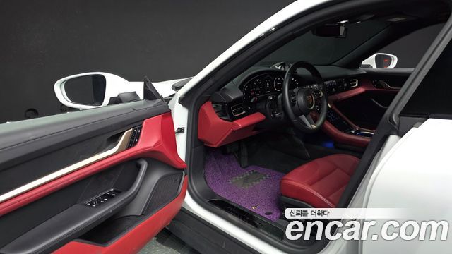 Porsche Taycan 2022 — photo 13