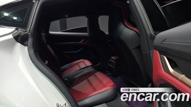 Porsche Taycan 2022 — photo 17