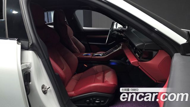 Porsche Taycan 2022 — photo 18