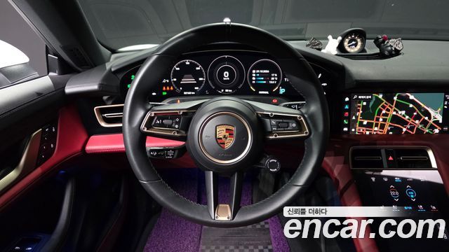 Porsche Taycan 2022 — photo 19