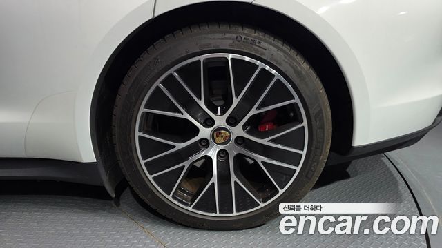 Porsche Taycan 2022 — photo 7