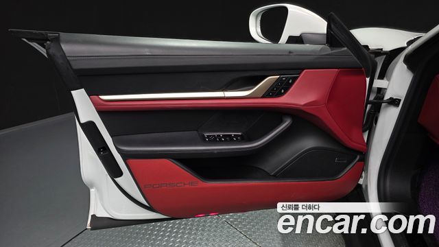 Porsche Taycan 2022 — photo 14