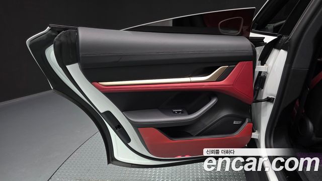 Porsche Taycan 2022 — photo 15