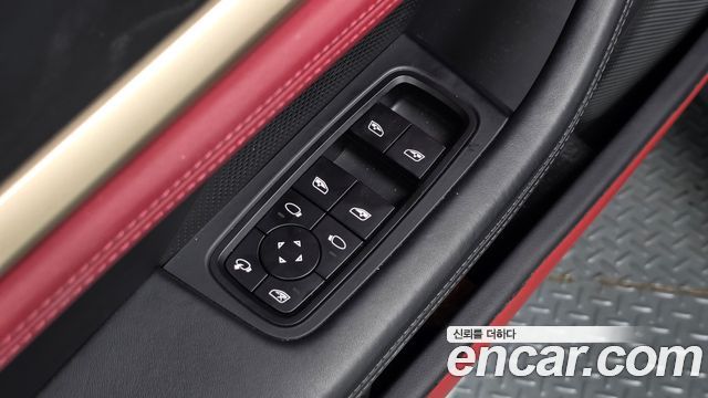Porsche Taycan 2022 — photo 34