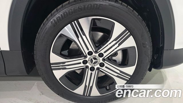 Mercedes-Benz EQB 2026 — photo 5