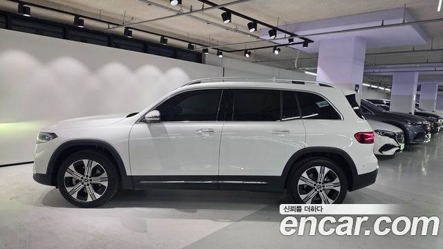 Mercedes-Benz EQB 2026 — photo 8