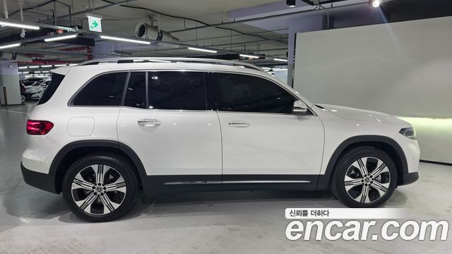 Mercedes-Benz EQB 2026 — photo 9