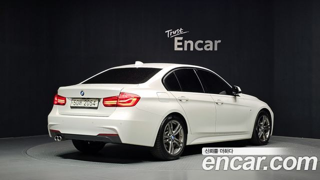 BMW 3-Series 2018 — photo 2