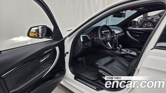 BMW 3-Series 2018 — photo 10