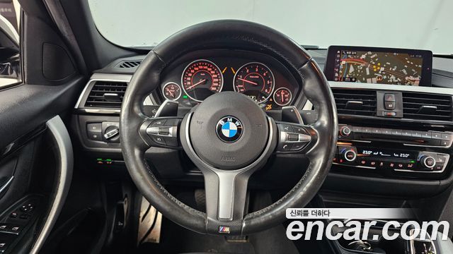 BMW 3-Series 2018 — photo 13