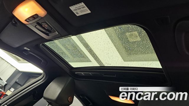 BMW 3-Series 2018 — photo 18