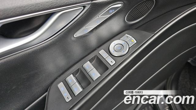 Genesis G80 2021 — photo 17