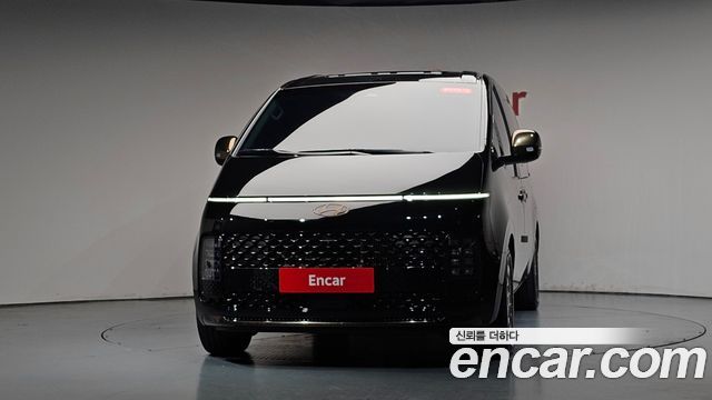 Hyundai Staria 2025 — photo 3