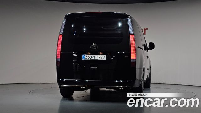 Hyundai Staria 2025 — photo 4