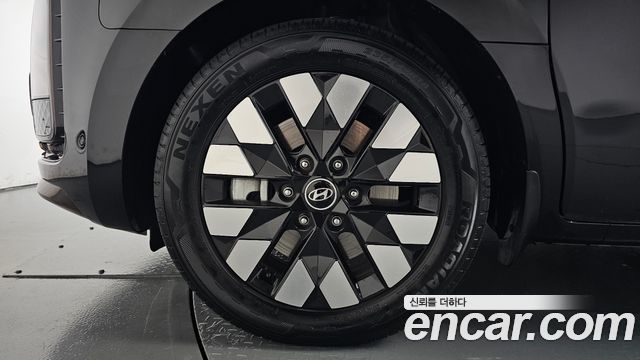 Hyundai Staria 2025 — photo 5