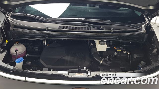 Hyundai Staria 2025 — photo 6