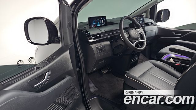 Hyundai Staria 2025 — photo 13