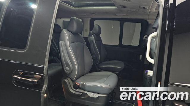 Hyundai Staria 2025 — photo 17